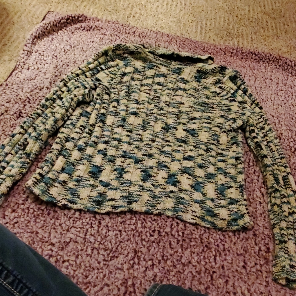 Sweater - Picture 5 of 8